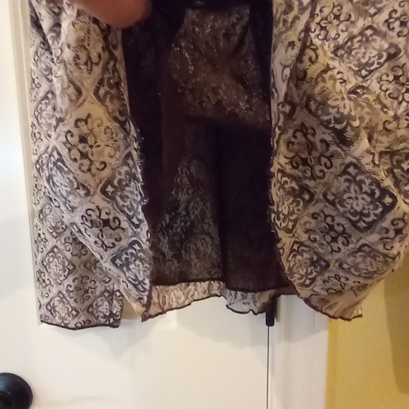 Westbound large long sleeve blouse in shades of brown,blue and white. - Picture 7 of 9